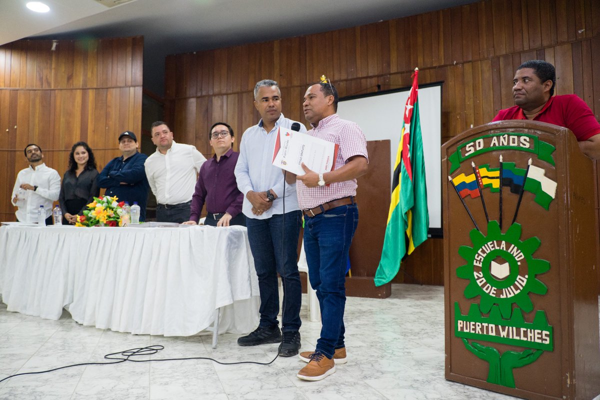 JairoToquica's tweet photo. #TítulosDePropiedadGratuitos|| 🥳🏡📜📑Entregamos 68 títulos de propiedad al municipio de Puerto Wilches, los cuales brindan certeza jurídica a los ciudadanos, ahora podrán estar tranquilos y seguros de ser legítimos dueños de sus bienes.

Distribuyéndose de la siguiente manera: https://t.co/ilamHuUNtJ