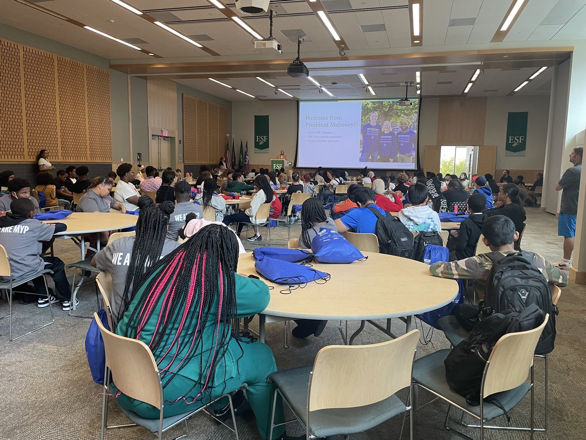@sunyesfpres welcoming 140 7th graders to @sunyesf this afternoon. They had a great visit to the JMA Dome @SyracuseU and then a nice lunch at our Gateway Center. We hope someday a few of these young students will become Mighty Oaks!!