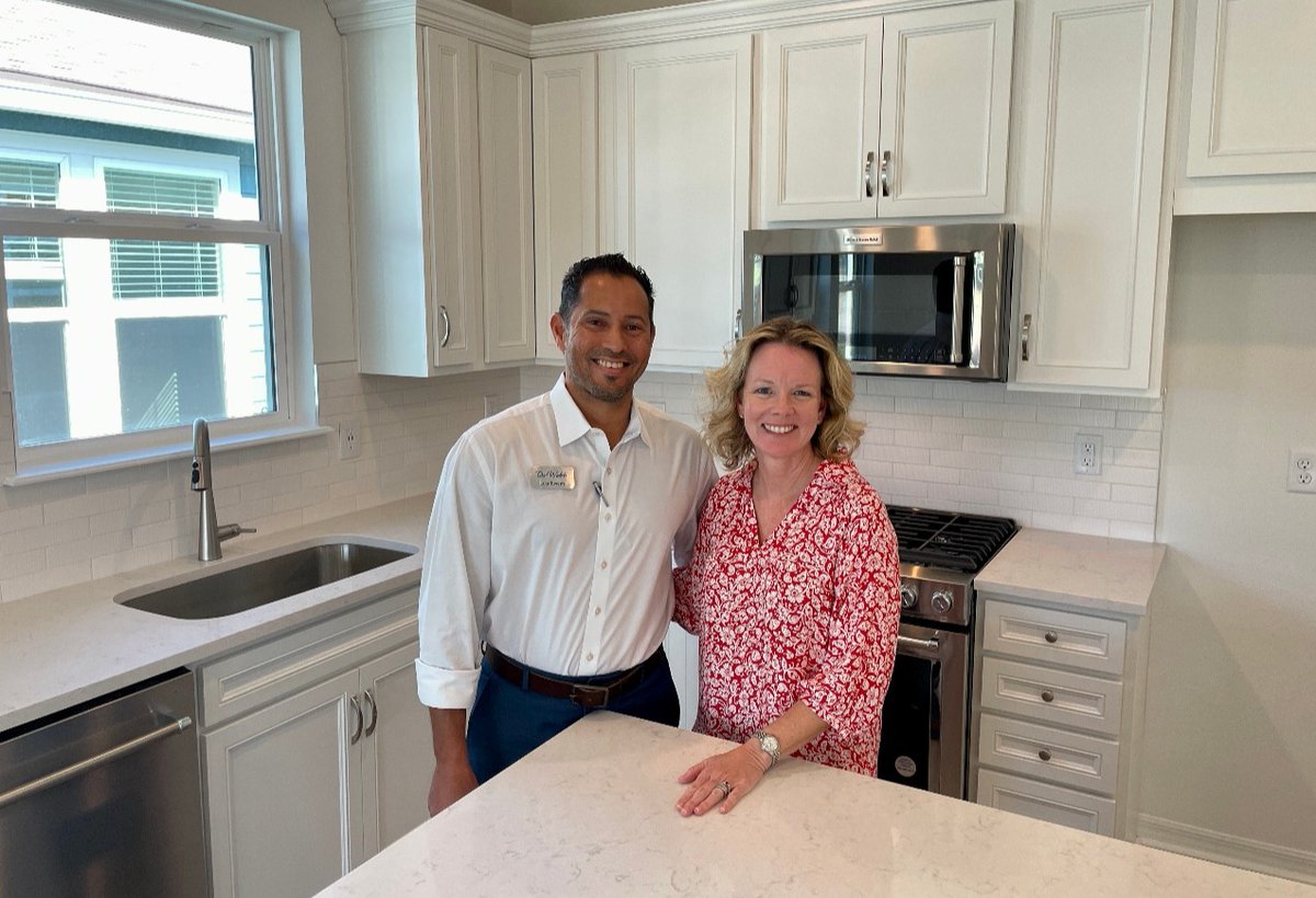 NocateeHomes's tweet photo. Getting ready to go "LIVE" on Facebook for #WalkthroughWednesday with Luis Toyens of @PulteHomes! TUNE-IN SHORTLY (2:30pm) to the 'Nocatee Homes' Facebook Page. https://t.co/IRGD3mWurw #FacebookLive #QuickMoveInHome https://t.co/d9sCo5vN2y