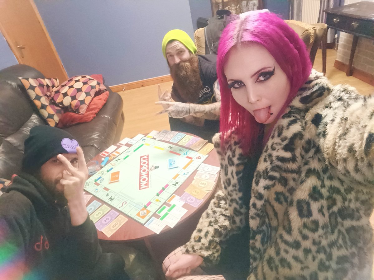 PixieInc616's tweet photo. Serious game of Monopoly ✨ https://t.co/43IDVznZBw
