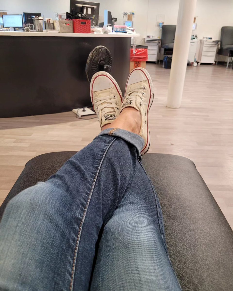 AbbysArmyNC's tweet photo. Blood donation day!
My friends &amp; I donated some blood, saved some lives, and then went out for lunch! It's easy, it's free, it's life-saving!💜
Go donate!
@BloodConnection
#noonefightsalone🎗 
#bethegoodintheworld https://t.co/v34hZgMPWO