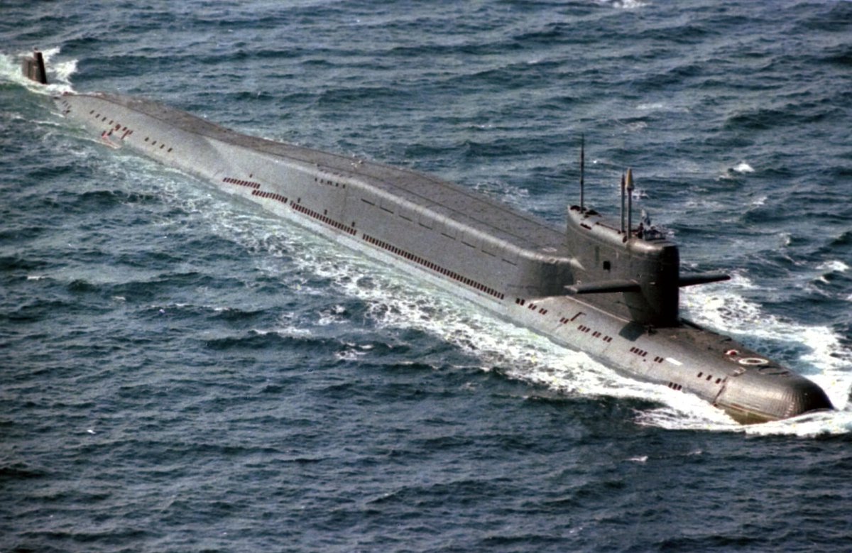 🇷🇺:Militärhistory:  Sowjetunion 1989. Operation "Behemoth"
Als Demonstration der Macht sollte ein Sowjetisches UBoot alle 16 Atomraketen an Bord in einer Salve abfeuern.Das wurde vorher noch nie versucht.
Das Ergebniss war, nun, unerwartet. Die genauen Details sind auch heute 1/4