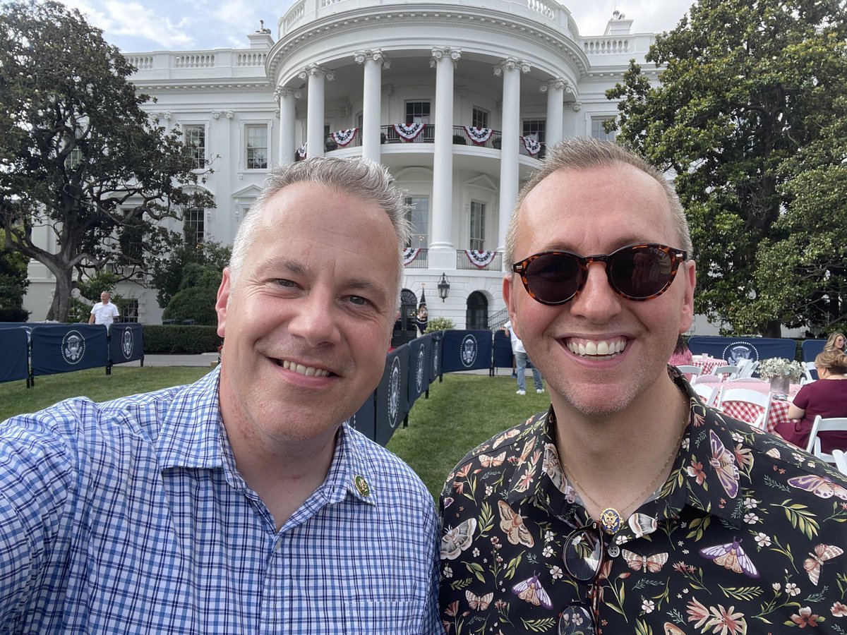 ERICSORENSEN's tweet photo. The House of Representatives just elected a Speaker who doesn’t believe people like us should have the right to be married. 

Neighbors in #IL17 believe otherwise. Bigotry and hate have no place in our nation’s government. https://t.co/l1nK6S1Qeu