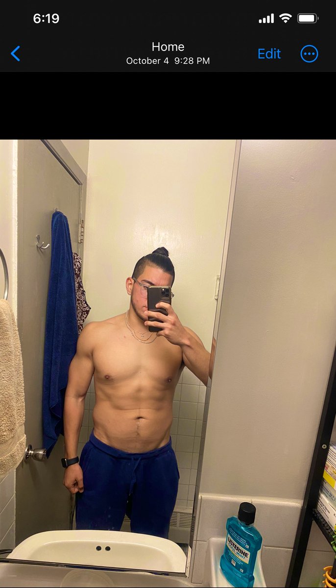 ea_skips's tweet photo. From end of June to October.
207 to 182lbs.
No BS extreme diet, no starving myself, no BS.

Just CONSITENCY. In my diet and in the gym.

You want to do something? Do it and don’t talk about wanting to do it. Do your research, connect with those who have done it &amp; be DISCIPLINED. https://t.co/PrDy08yJ5Q