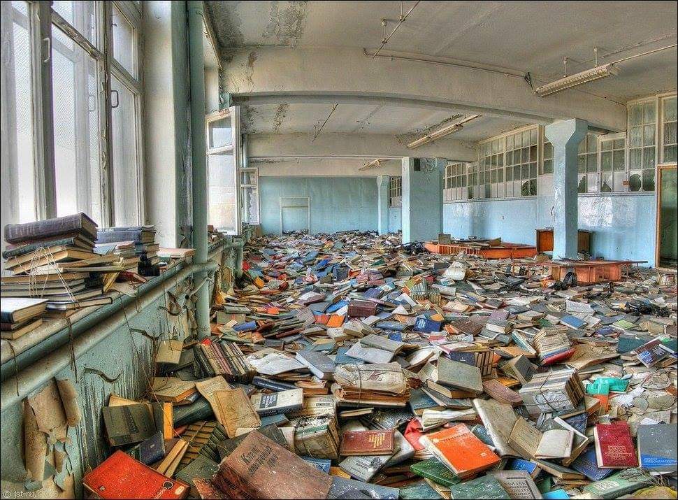 HotelInsonmia's tweet photo. ORDENANDO LA BIBLIOTECA, #GeorgesPerec

-Alfabéticamente
-Por continentes o países
-Por colores
-Por encuadernación
-Por fecha de adquisición
-Por fecha de publicación
-Por formato
-Por géneros
-Por períodos literarios
-Por idiomas
-Por prioridad de lectura
-Por editorial
... https://t.co/pusYPjBDb2