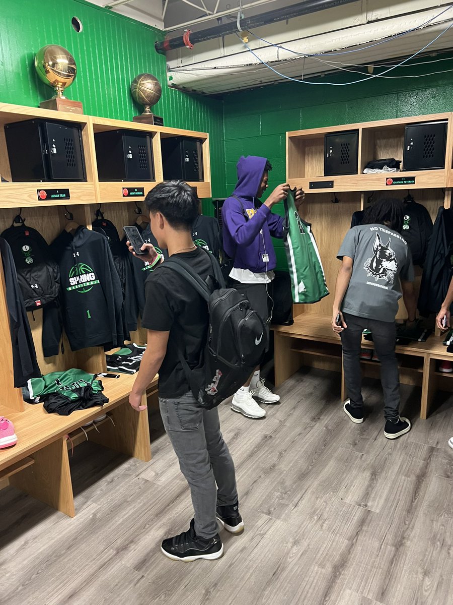 shsboysbball's tweet image. 1st Day Vibes 😎 #SpringTour