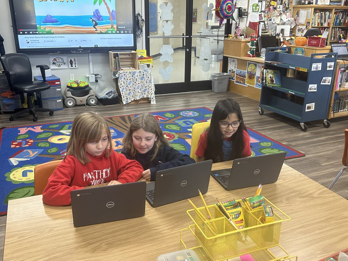 I love when students are so excited about their coding assignment that they give up recess to work on it.  <a href="/Charleston_ES/">Charleston_STEAM</a> <a href="/BradleySchools/">Bradley Co. Schools</a> <a href="/CoachStone12/">Michael Stone</a>