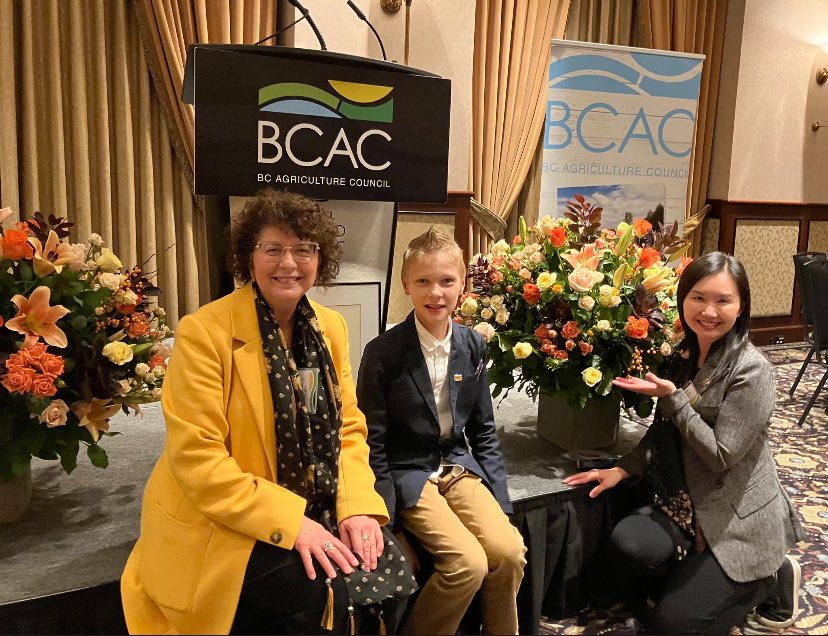 GeorgeHeyman's tweet photo. #BCFood #BCFarmers #LocalFood
Support our local BC farmers, BC Dairy and BC ranchers.
Always look forward to BC AgDay and the chance to thank our local growers and food providers. Thanks to Minister @Pam_Alexis_ and PS of Rural Development @RolyRussell for the warm welcome. https://t.co/fR0dMxNBp4