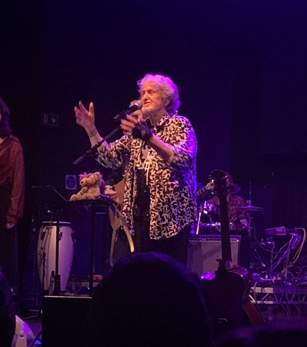 GeraldCrittle's tweet photo. Happy birthday to Jon Anderson who shares a birthday with Don Rogers of Swindon Town. 25 October. https://t.co/MM3r1Fg69V