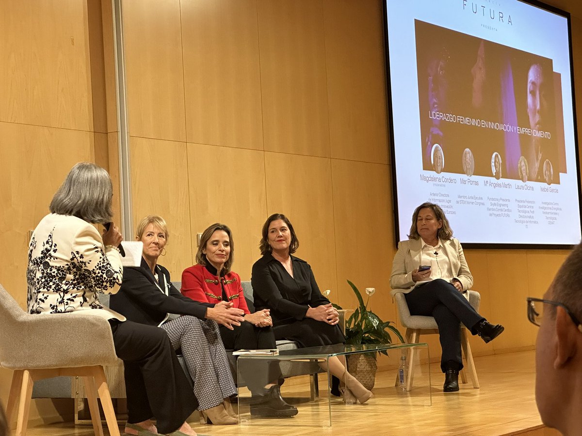 antogarfer's tweet photo. La primera investigación con técnicas de coaching y liderazgo en la ciencia. Jornada muy inspiracional con mujeres directoras y CEOS emprendedoras en campos con pocos referentes #womenlead #proyectofutura @USPCEU @uchceu @FundacionCEU @antogarfer @MEscribese https://t.co/UargQUIX39