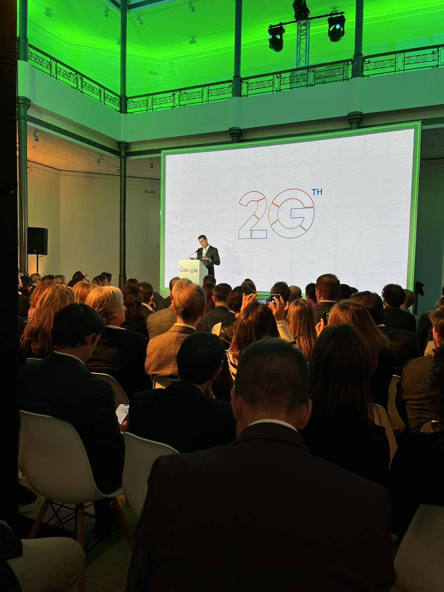 Celebrando el 20 aniversario de #Google con muchos buenos amigos y excelentes profesionales.