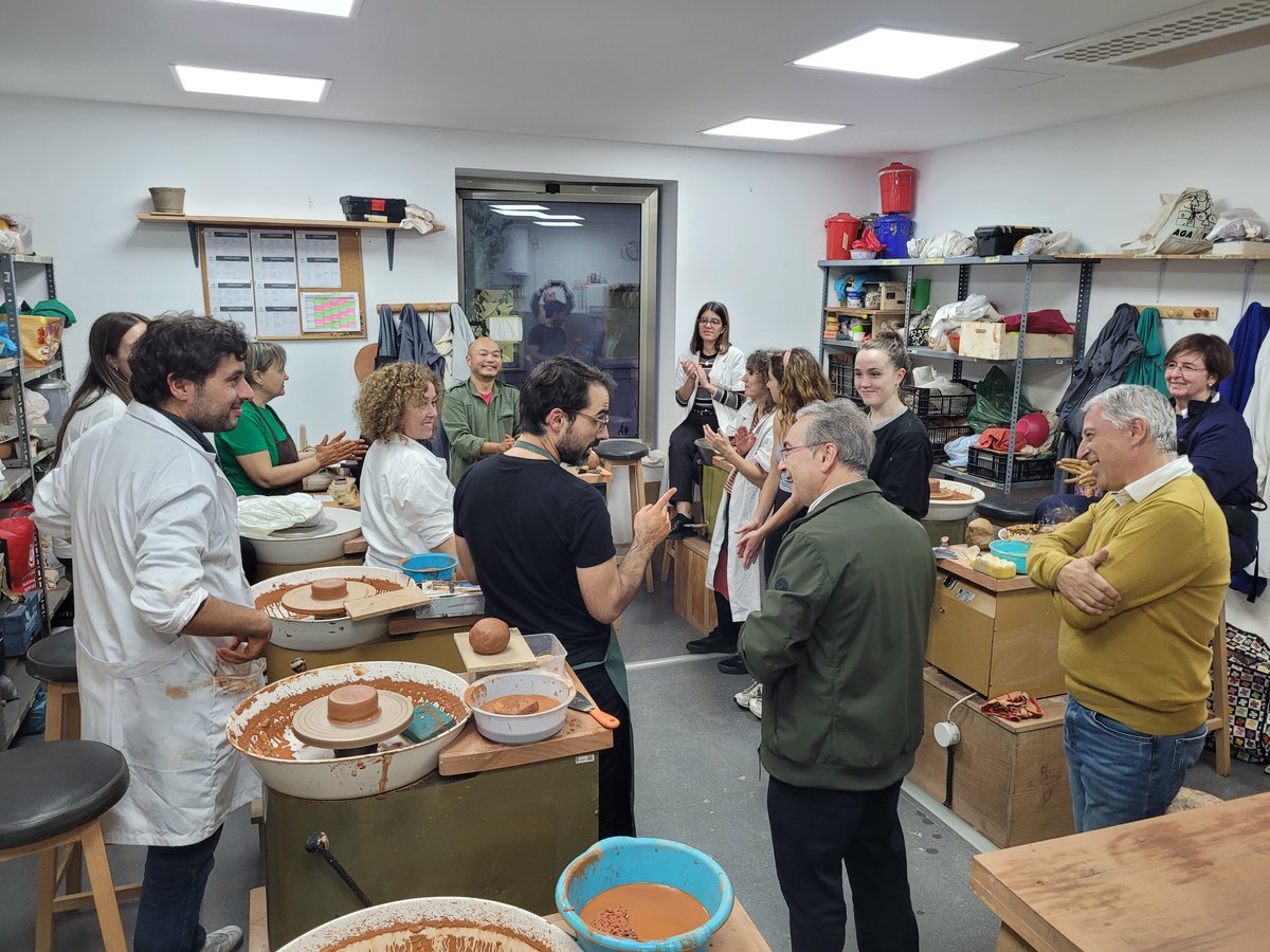 O presidente provincial, <a href="/Luis_MenorPerez/">Luis Menor Pérez</a>,  comprométese a aumentar o número de horas na Escola de Artes e Oficios da Deputación de Ourense

depourense.gal/index.php/actu…