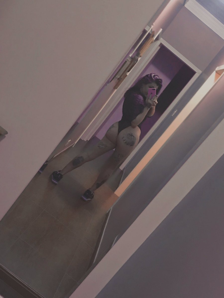 ₘᵢₐᵤ tweet media