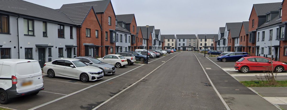 gomedia91's tweet photo. Went with a friend to look at houses in Barry today.
Why does every new development feel like you're walking through a tarmaced supermarket car park with a few houses dotted around?
Huge swathes of prime land given to developers, and they just churn out lifeless, car dependent 💩 https://t.co/J8BBoSOBZX