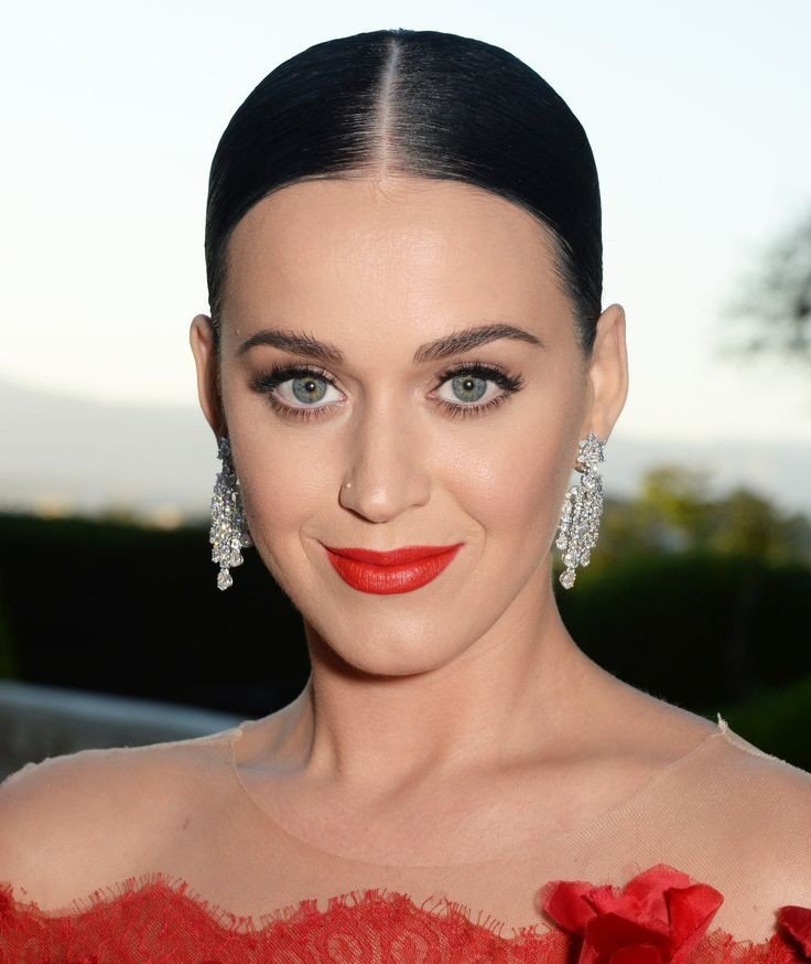 RadioInfinity2's tweet photo. #CUMPLEAÑOS
Hoy cumple 39 años Katy Perry cantante, compositora y personalidad de televisión estadounidense, que saltó a la fama en 2008 con «I Kissed a Girl» de su álbum debut One of the Boys.
#KatyPerry #FelizMiércoles #Felizcumpleaños #HappyBirthdayKatyPerry #HappyBirthday https://t.co/z1rVcSw8D6