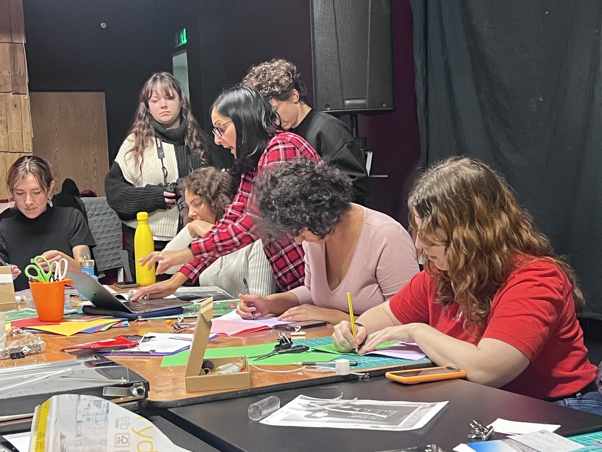 Centrala_space's tweet image. Very busy workshop exploring concept of home via zine making with Jaskirt Dhalival-Boora and @PKorobkiewicz . Continuing work on @soc_post project exploring experiences of #CEEmigrants