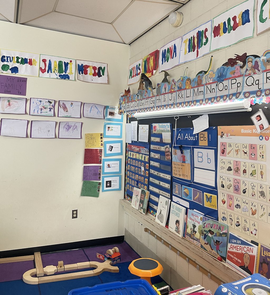 EarlyEdgeCA's tweet image. This morning we wrapped up the Boston leg of the #ELTour2023 w/ a site visit of @BPSQuincyElem to observe/learn about their preschool inclusion classrooms &amp;amp; English as a second language supports. Thank you @BostonSchools @BPSEarlyLearn for hosting us this week! #EarlyLearningTour