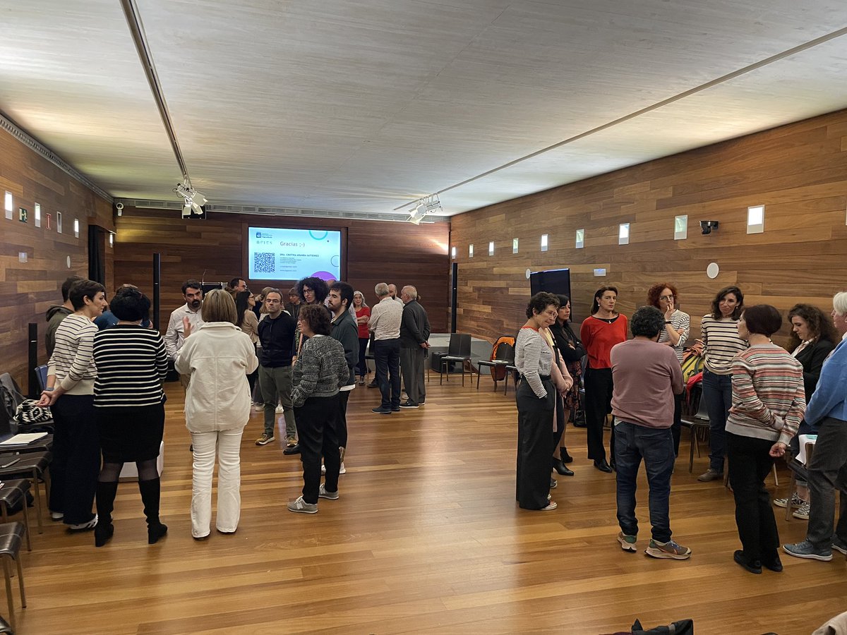 DSSLagunkoia's tweet photo. Interesgarria oso @santelmomuseoa-n #EkitateDigitala-ren inguruan partekatu dugun lansaioa. @cris_aranda_ #CaféConAlexa #Teknosaltserak #UxLab @BrandCreatiers @Apitropik @APTEStecsocial https://t.co/DVQ3oIzdDI