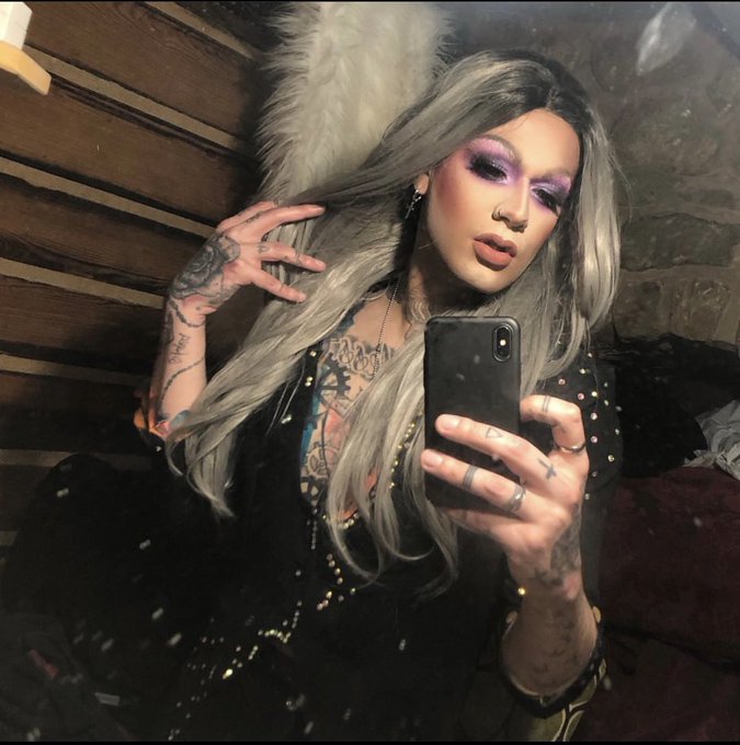 I don&rsquo;t really go out for halloqueen anymore, but I had a great time when I did 🎃 https://t.co/wEiQx<a href="/tag/futureteacher"class="tags"><span>#futureteacher</span></a>