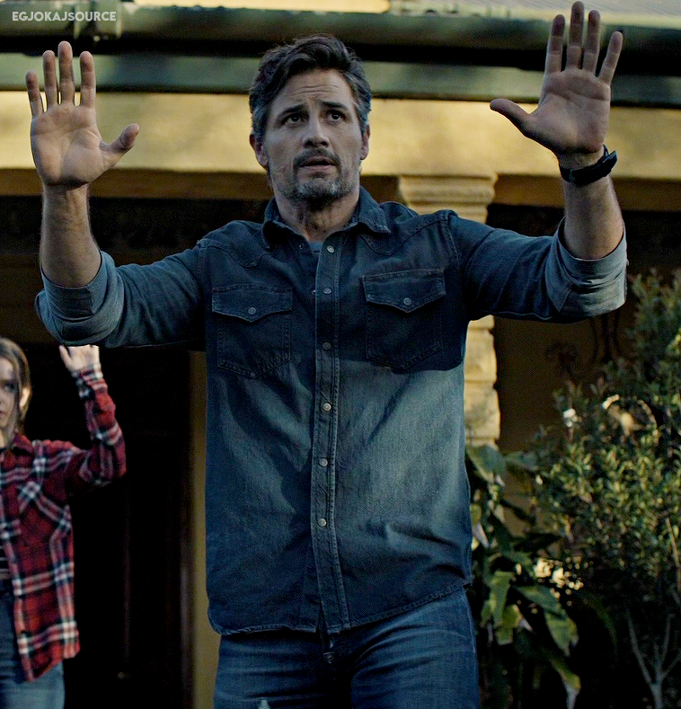 🎬 | Enver Gjokaj as Clark Evans – “Old Friends, New Frontiers” (#Invasion, 2.10).  🤍

THE MAN HE IS! 😍
Can't wait to see him back in s3!