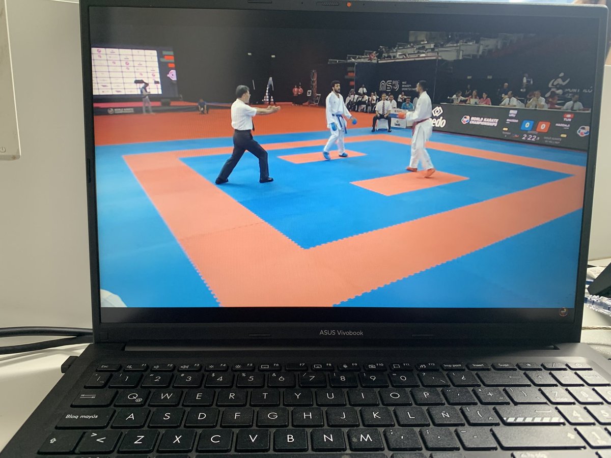 Gritando como si estuviera ahí. Grande equipo. Orgulloso de su trabajoen el
Mundial. El objetivo es claro. Vamoooo uruguay. 💪🥋🇺🇾 #TeamUru #karate #wkf #Budapest2023