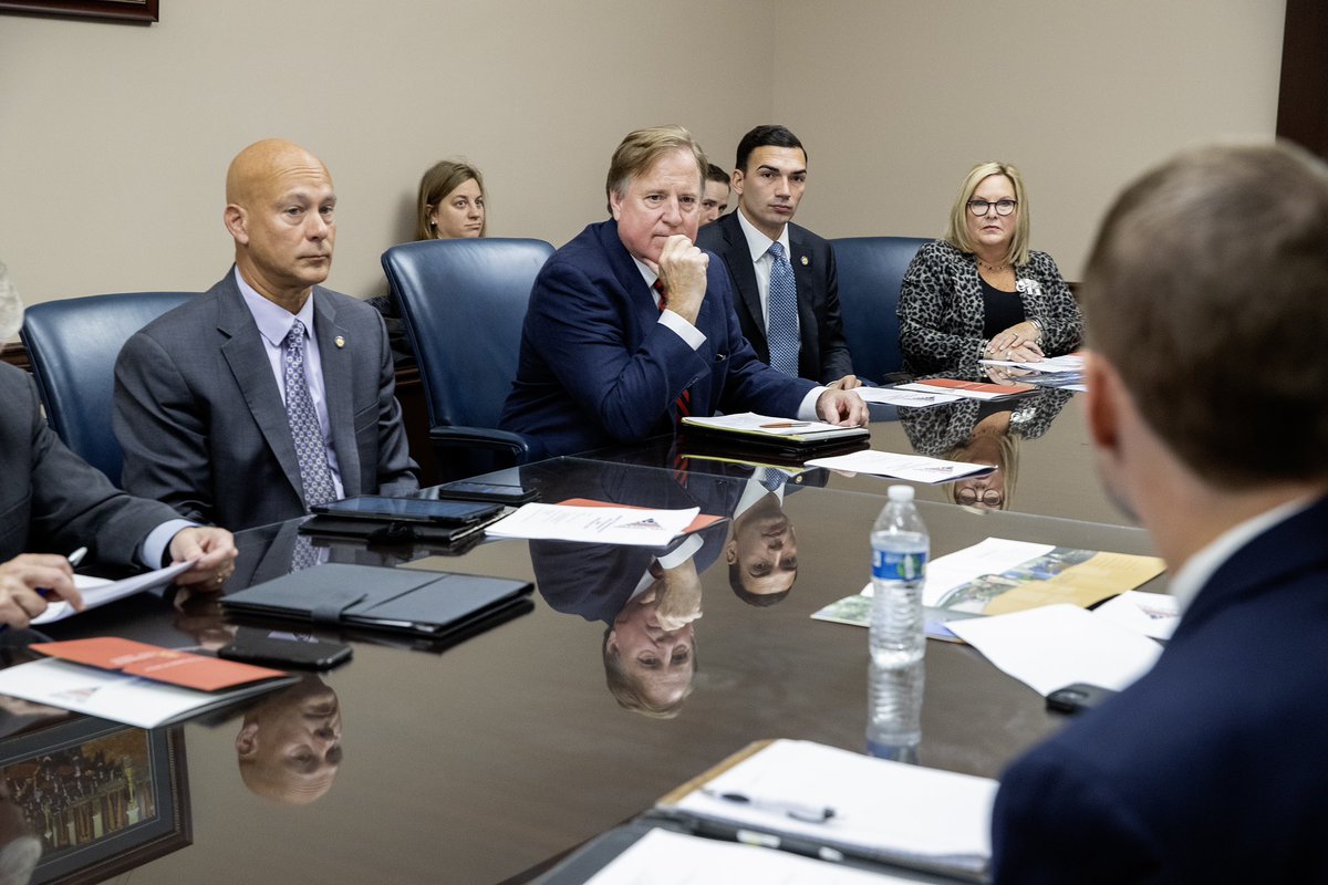 911trail tweet media