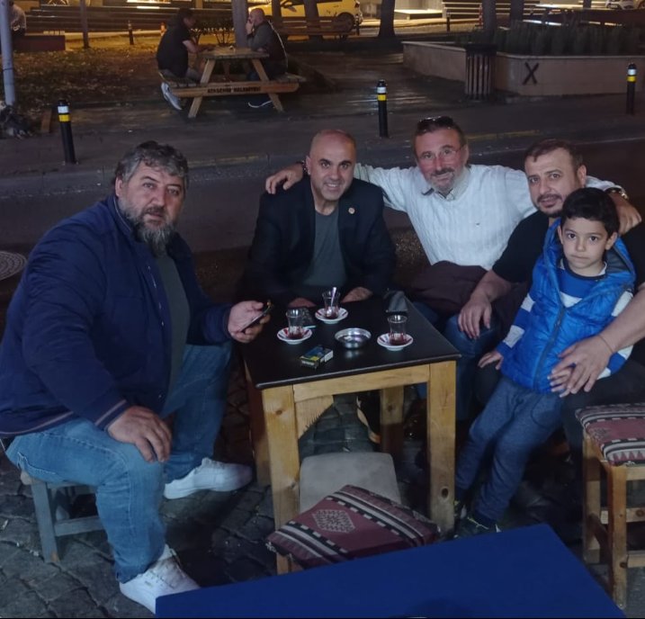 Spor basının   cesur kalemi  Aksal  Yavuz  abimizle   Bulvar Kafede  çay Molası