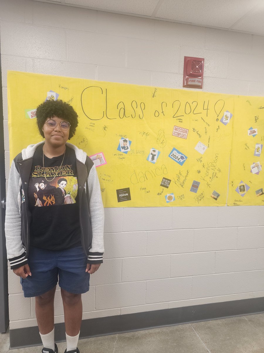 NewHorizonsHS's tweet photo. Last week was a big accomplishment for some of our students. We had a handful of our students complete the requirements for graduation!!!! Congratulations to these students!!!! #hornetpride #proud2br3 #hornets #classof2024 https://t.co/3ULzUxhuB2