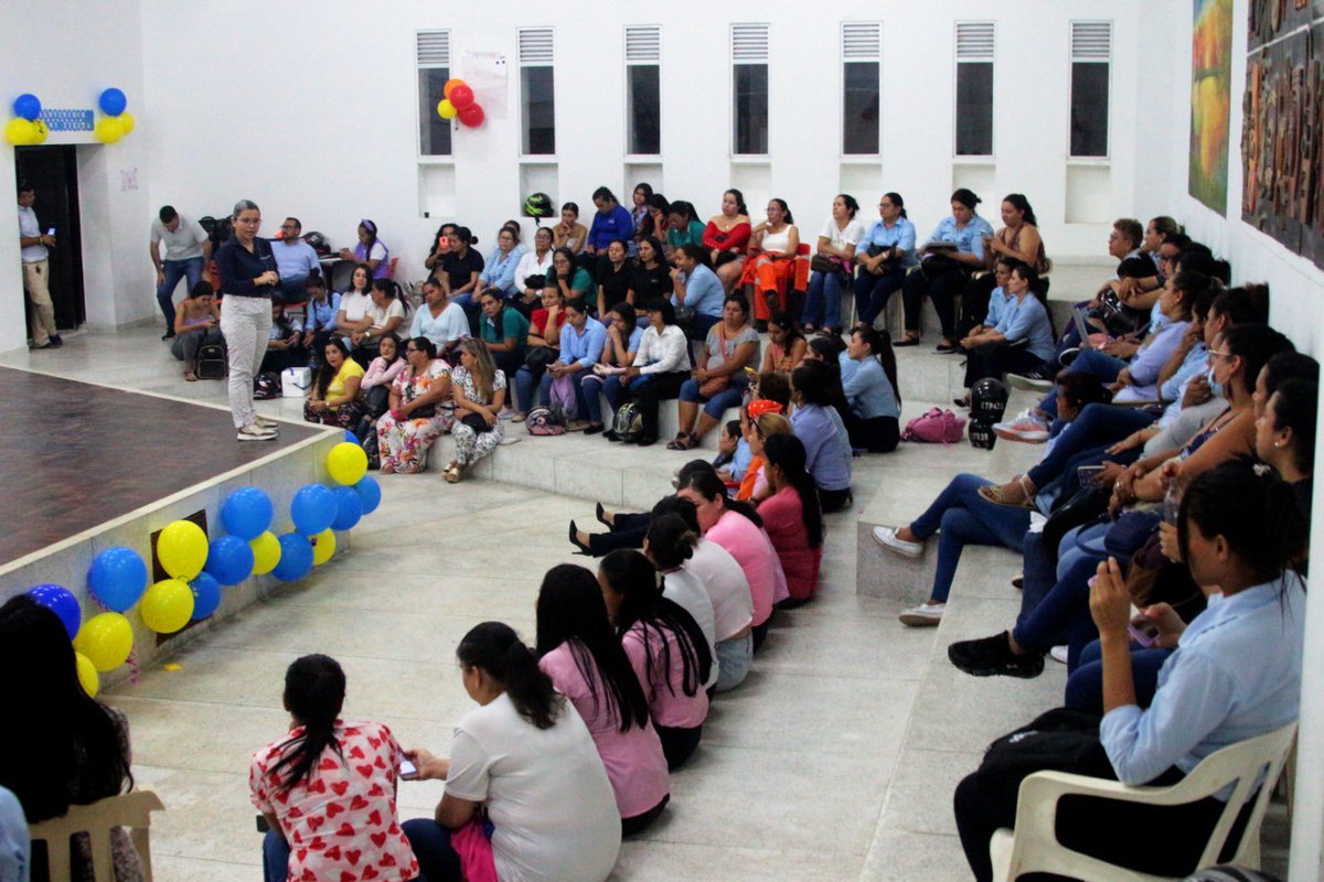 harmanfelipe's tweet photo. «Mujeres que transforman» ha sido un programa con el que estamos cambiando vidas a través de la educación. ✍️💜

A 116 estudiantes les entregamos un subsidio de transporte para que se puedan seguir desplazando a recibir sus clases, cumpliendo sus sueños y reduciendo las brechas de desigualdad.