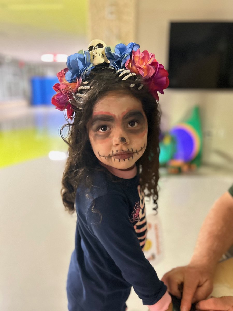 D59ELC's tweet photo. Families had fun at our Fall Fest! Thanks to all our families for attending this event. Thanks to our volunteers- we couldn't do this without your help. #1district1team #d59cares #familyschoolpartnerships https://t.co/Wl3fKcauWP