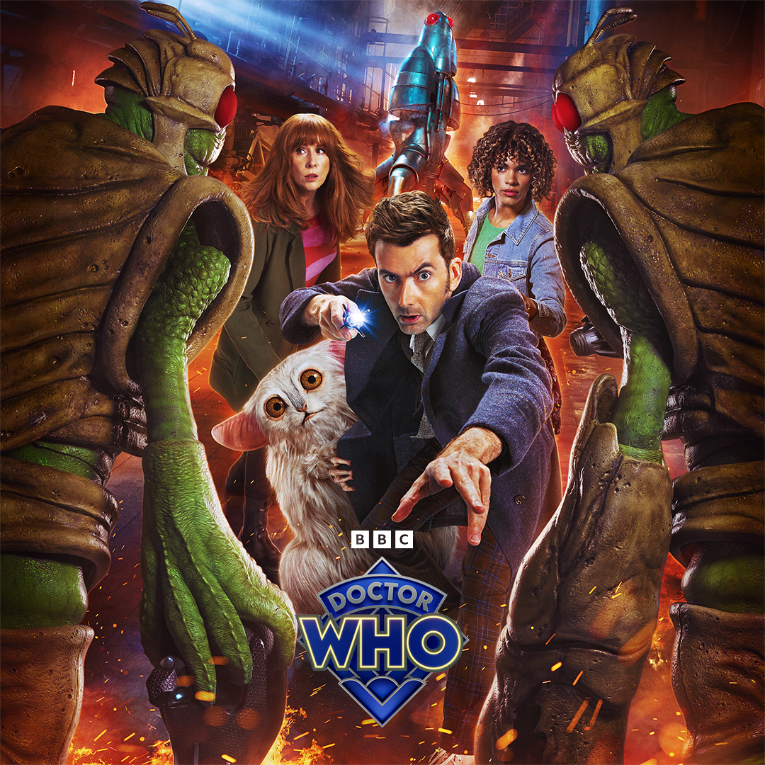 Key poster for ‘The Star Beast’ featuring David Tennant as the Doctor, Catherine Tate as Donna Noble and Yasmin Finney as Rose Noble. The Meep, a furry white alien creature, hides behind the Doctor as he points his sonic screwdriver towards the foreground, where two Wrarth warriors face them.