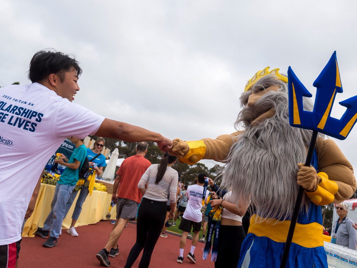 UCSanDiego's tweet photo. This past Sunday marked the 27th Annual Triton 5K and it sure was a fun one! 🏃‍♀️ 👟

Thank you to all who participated in support of student scholarships and the next generation of Tritons. We will see you next year!  🔱 

#UCSD #UCSanDiego #Triton5K #UCSDHomecoming #5K https://t.co/8voLg903dR