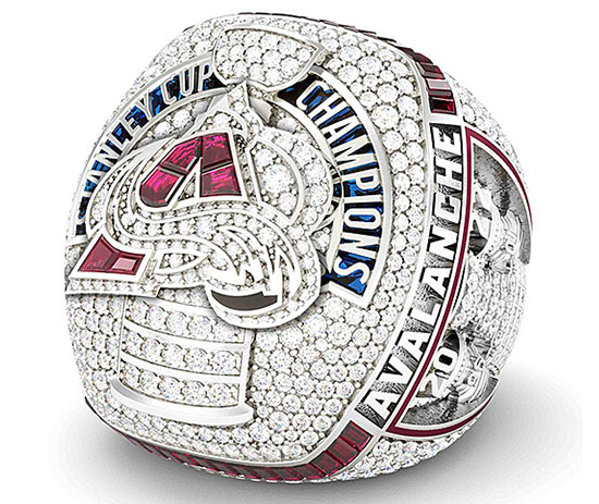 ugandasjoy01's tweet photo. I became curious to check into the details of the recent championship rings between the Avs (2022), Nuggets (2023), and Broncos (SB 50).

The Avs:
18.5 carats
14-karat white gold
669 diamonds
20 sapphires
42 rubies

The Nuggets:
16 carats
24 yellow diamonds
16 white diamonds
89 rubies
15 "stones"

The Broncos:
5.05 carats
10 karat white & yellow gold
212 diamonds
79 "stones"

Pretty incredible rings!