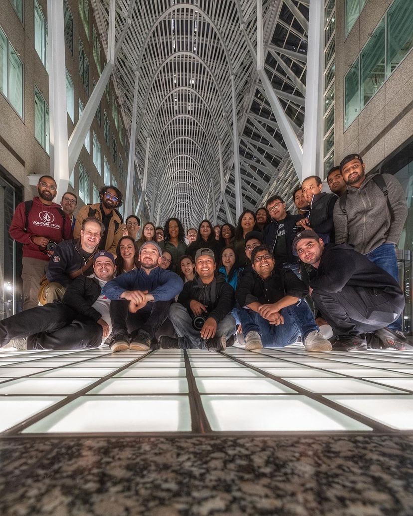 MyTOFD's tweet photo. The HENGE on a gorgeous day in the #FinancialDistrict π€© π π Our second Photo Walk Tour led by pro photographer Jonathan Gazze happened to be on a henge day, so we made the most of it! π Bay and King
π· @jgazze #torontoclx #seetorontonow https://t.co/xeVYgOicki