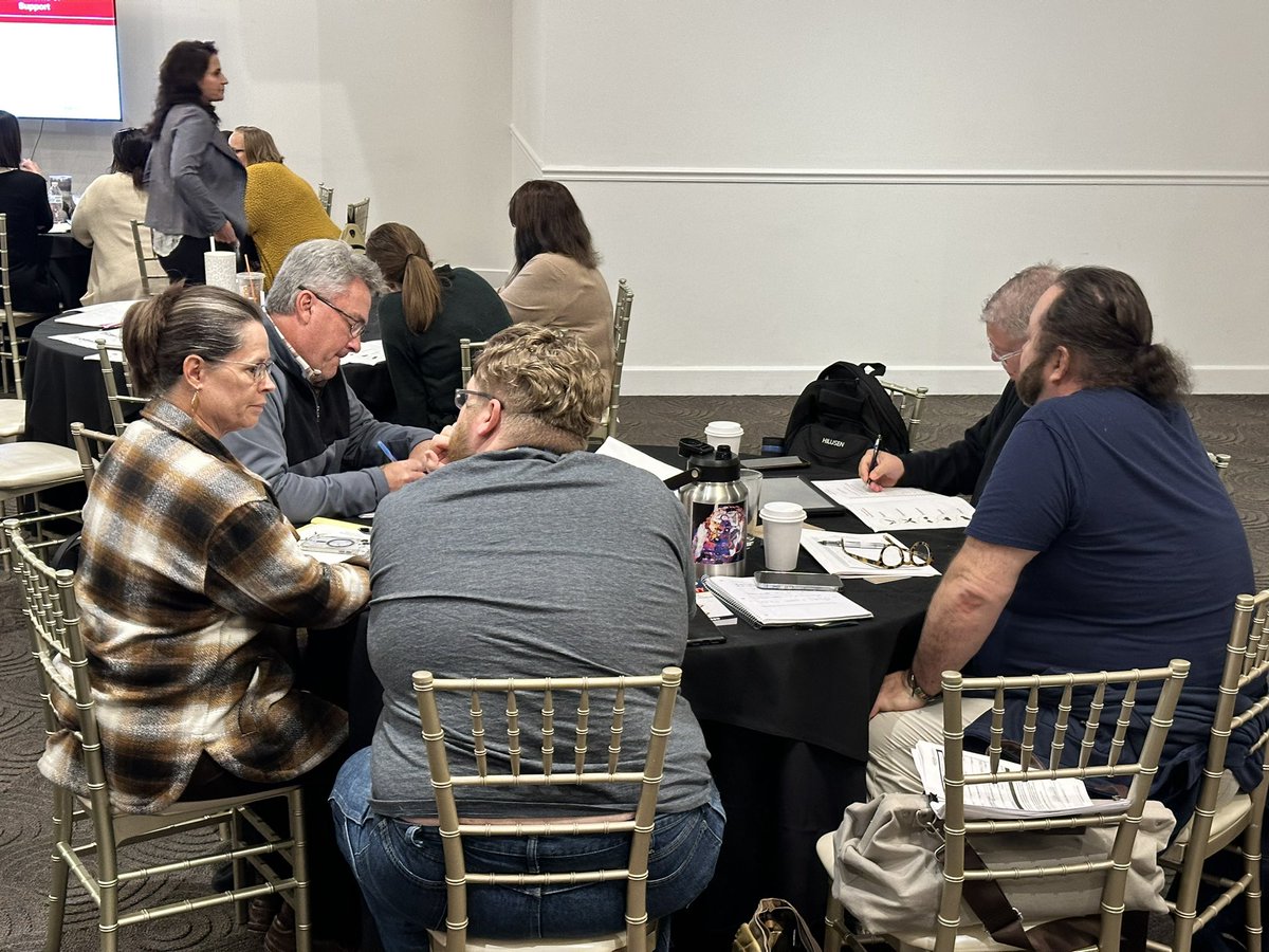 emilygiles04's tweet photo. π Educators coming together to learn about behavior strategies with Larry Thompson. Such a powerful learning experience to truly make an impact in the world of teaching! π
π± π€ #BehaviorLearning #BuildingRelationships
@NKCESKids1st https://t.co/My2TAU2Rmq