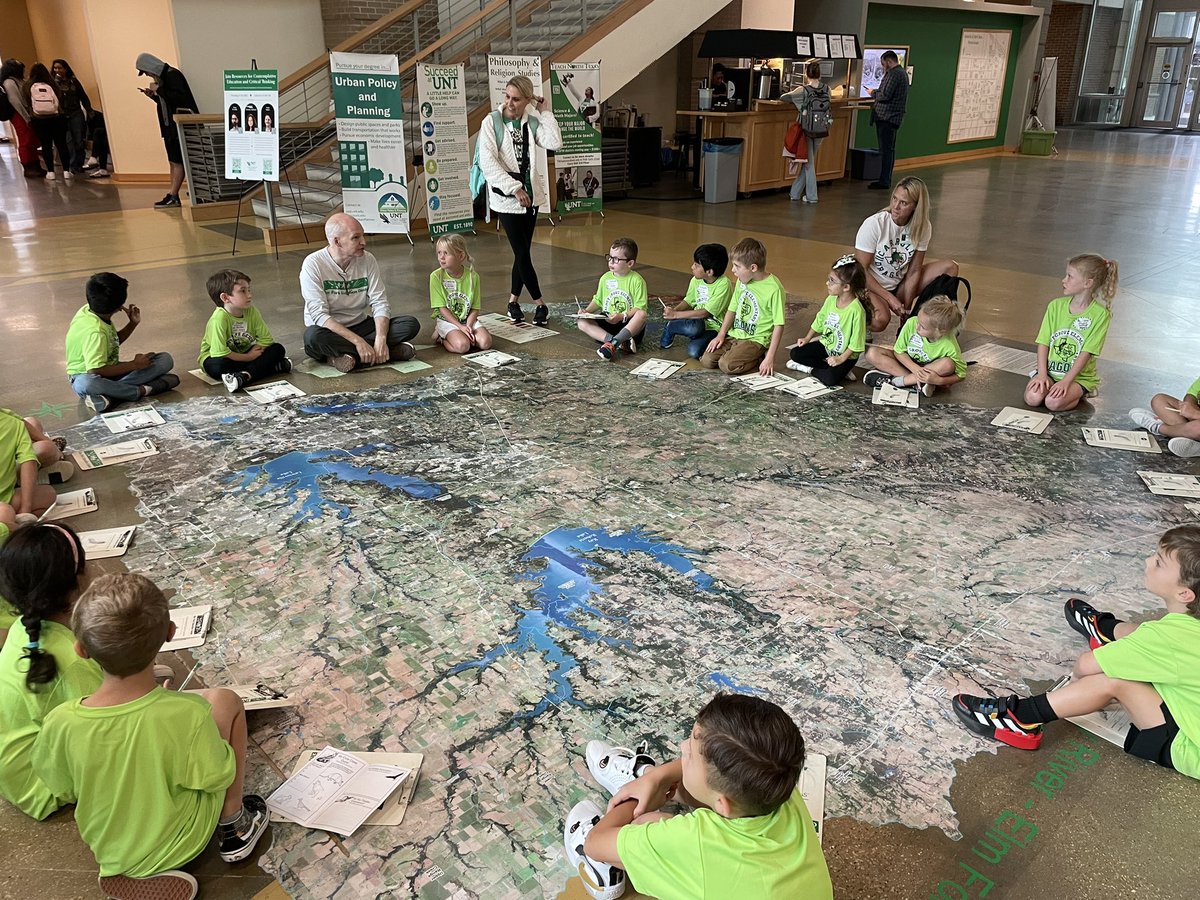 WGESSutton's tweet photo. Heading back to campus!! Loved every minute of this fun trip!! More pics to come soon!! 💚🐉🚌😊@WGESdragons https://t.co/csNOFItnYX