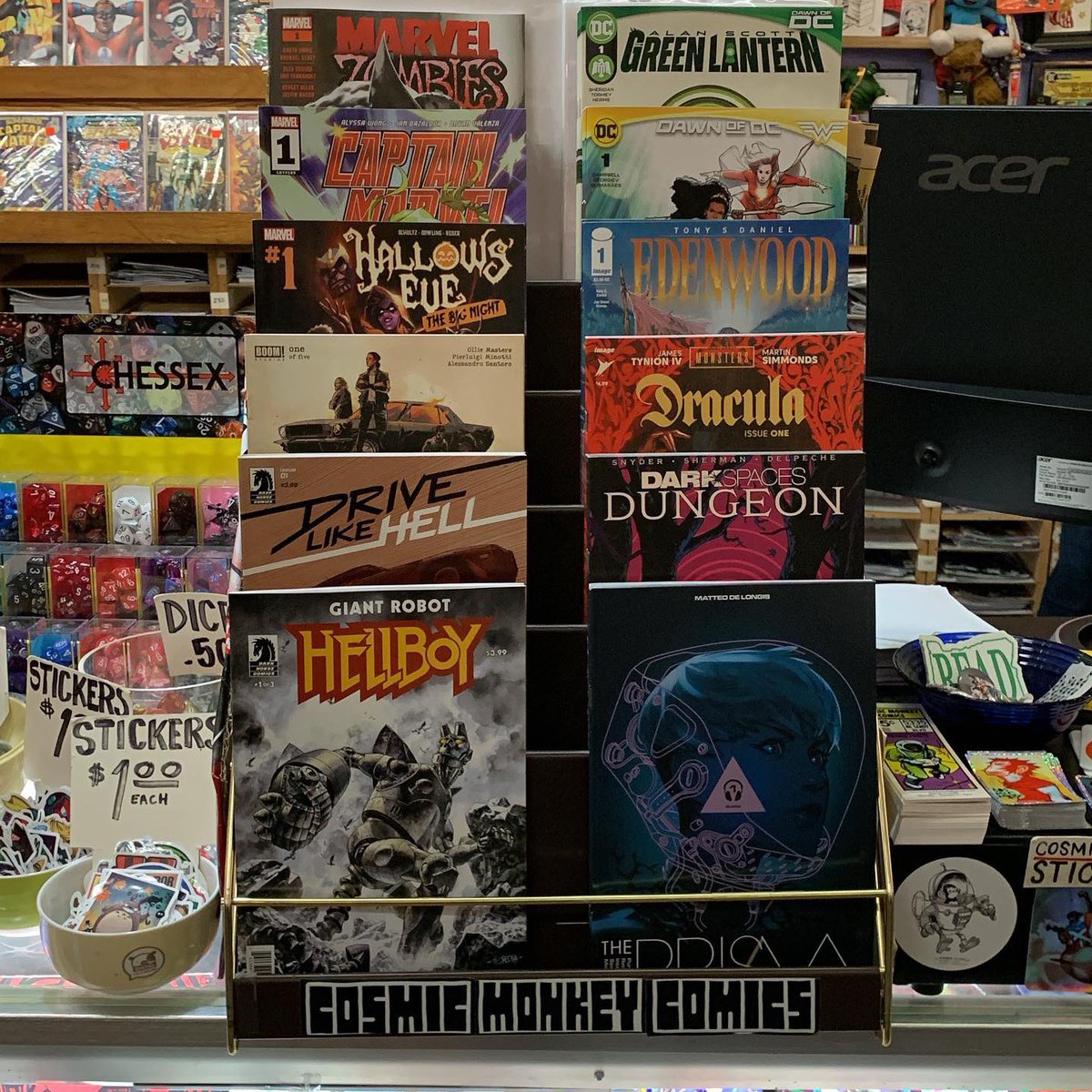cosmicmonkey's tweet photo. Here are our featured titles this week! #giantrobothellboy #theprism #drivelikehell #darkspacesdungeon #slowburn #universalmonstersdracula #hallowsevethebignight #edenwood #captainmarvel #amazonsattack #marvelzombiesblackwhiteandblood #alanscottgreenlantern #ncbd #newcomics https://t.co/t2Zvw65A5n