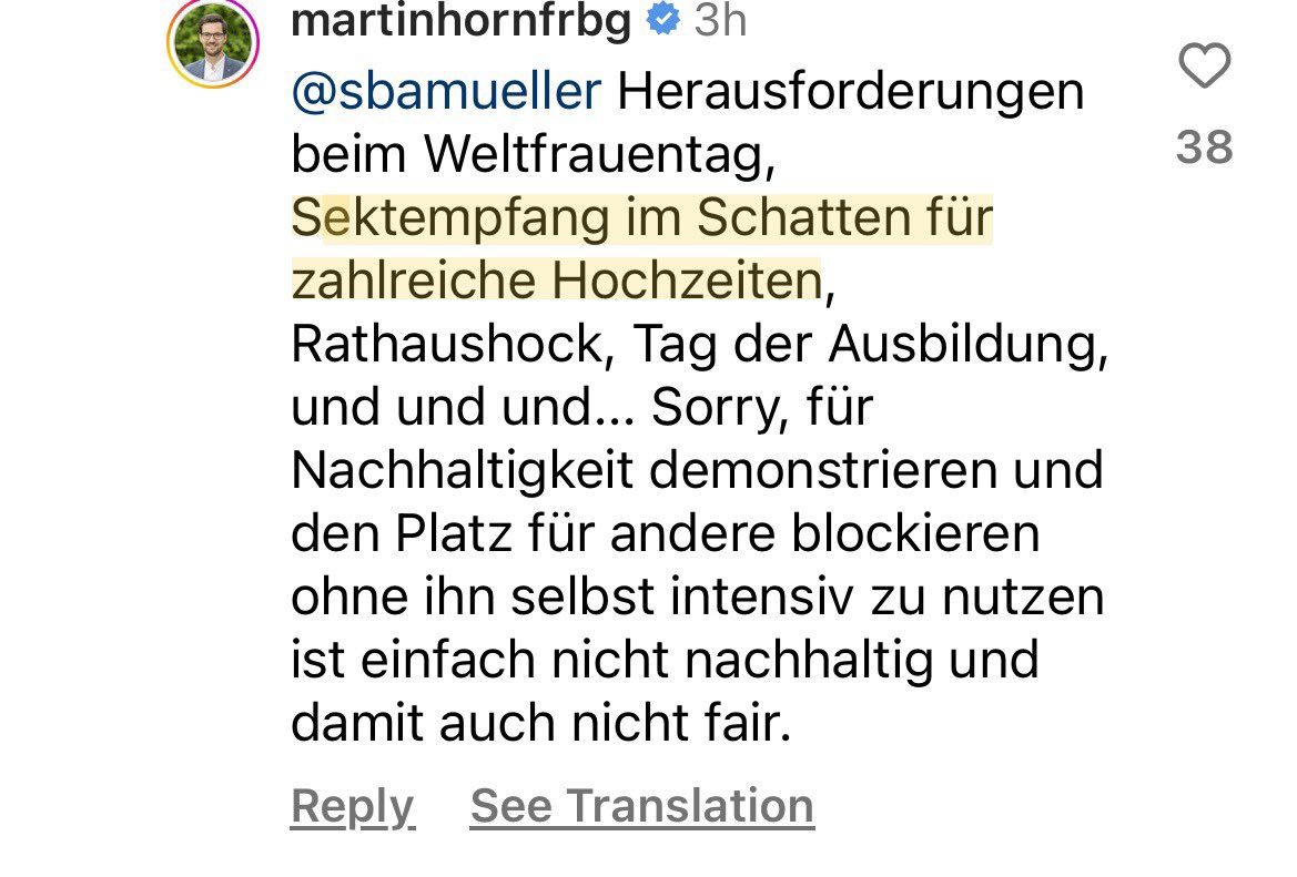 sbamueller's tweet image. Der Oberbürgermeister von #Freiburg ist gegen das #Klimacamp auf dem Rathausplatz, weil im Sommer Sektempfänge bei Hochzeiten im Schatten stattfinden mussten. 

Und der Rathaushock fand nicht statt, weil die Veranstalter kein Geld für Security ausgeben wollten…