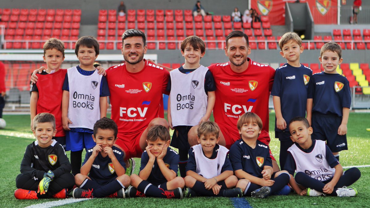 TerrassaFC's tweet photo. 🫶 𝗣𝗜𝗘𝗥𝗔 ➕ 𝗔𝗟𝗘𝗫 𝗙𝗘𝗥𝗡Á𝗡𝗗𝗘𝗭 ➕ 𝗘𝗦𝗖𝗢𝗟𝗘𝗧𝗔

🫵♥️ AMUNT #TERRASSA! https://t.co/Cwk38xiVoA