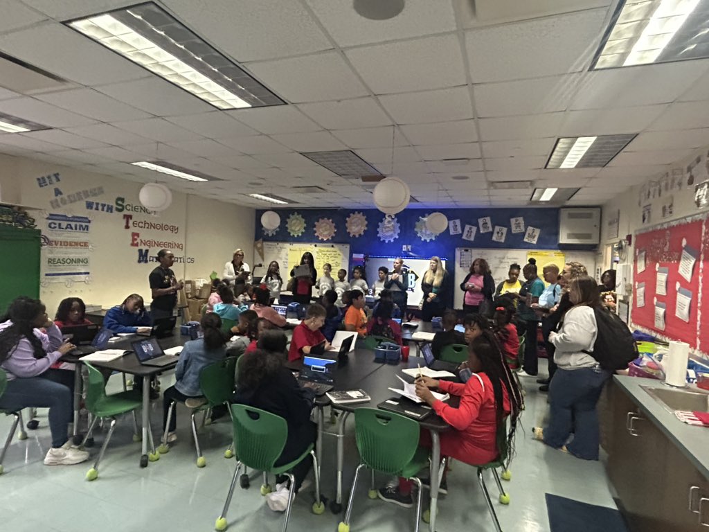 BibbSTEMed's tweet photo. Bibb County School @AlexIIEinsteins welcomed Newton County teachers and district administrators into our school today to learn about GaDOE STEM education.  😀@BibbSchools #BibbSTEMed #CERs #journaling #PBLs #interdisciplinaryteaching #futureengineers https://t.co/RQMcR336zJ