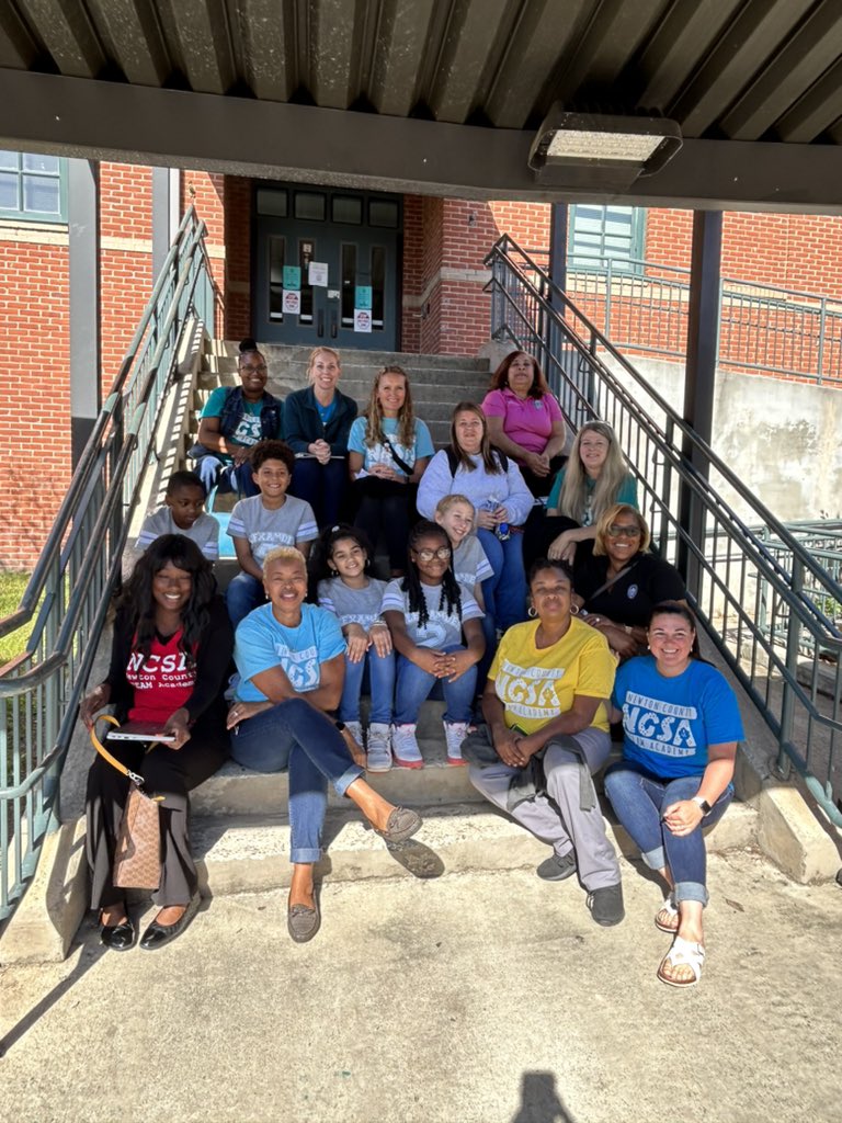 BibbSTEMed's tweet photo. Bibb County School @AlexIIEinsteins welcomed Newton County teachers and district administrators into our school today to learn about GaDOE STEM education.  😀@BibbSchools #BibbSTEMed #CERs #journaling #PBLs #interdisciplinaryteaching #futureengineers https://t.co/RQMcR336zJ