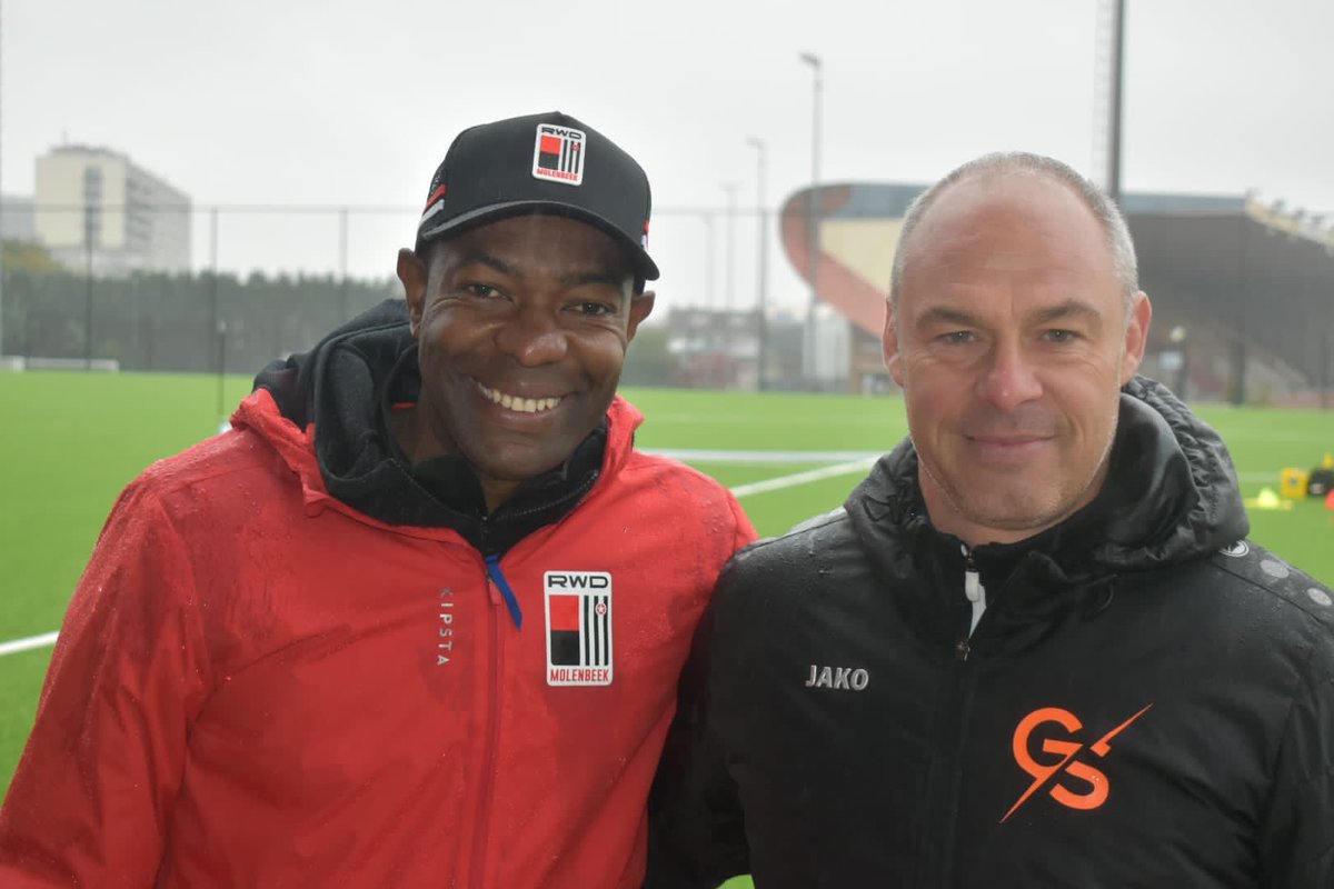 ChristbBruno's tweet photo. Merci pour l’accueil Coach @claudiocacapa !
Je vous souhaite le meilleur pour la suite du championnat @RWDMolenbeek ⚪️🔴⚫️
#GlobalSportDevelopment https://t.co/xscCdAmrLp