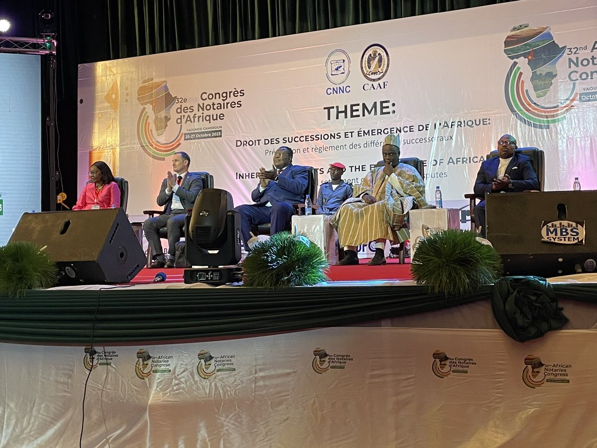 laurentdejoie's tweet image. À Yaoundé pour le Congrès des Notaires d’Afrique pour rappeler les actions des Notaires Francophones devant Ministre Justice Cameroun 🇨🇲 @Notaires_CSN @notaires44 @Presidente_CSN @ThomasNotaire @JeanVeyrac @uinl_org @ThierryVACHON @OIFrancophonie @RAmailland