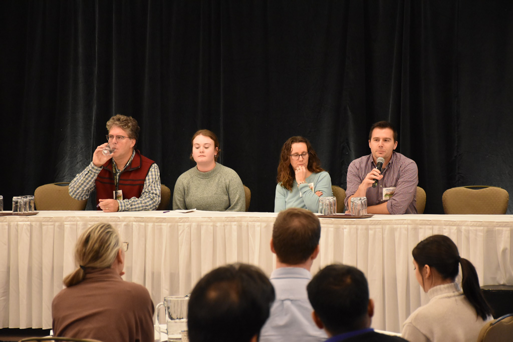 fRIresearch's tweet photo. The morning session of the #MPBForum wrapped up with a panel discussion on MPB biology, host tree genetics, and how to incorporate this new information into models. https://t.co/pFTRvSgNm6