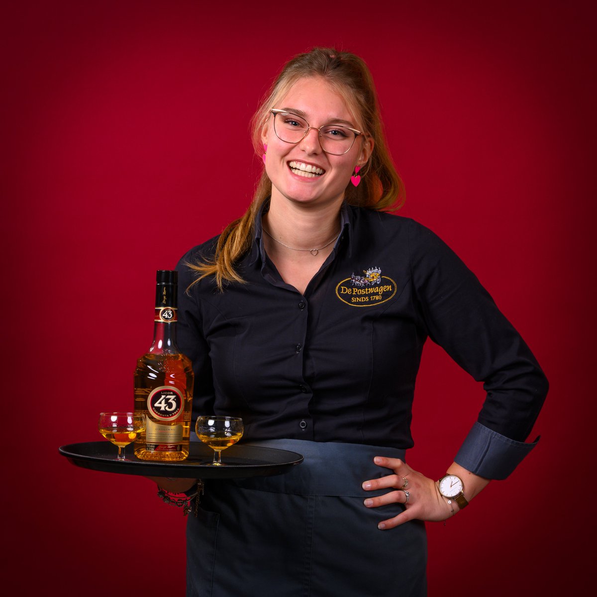 Grauwe luchten, regen, herfst.🍂 Maar hé, bij ons zit je er warmpjes en gezellig bij.🤗 Helemaal met Licor 43.🙌🏽 Vertel ons, wie mag jou nu wel een keer trakteren?😏 

postwagen.nl 

#licor43