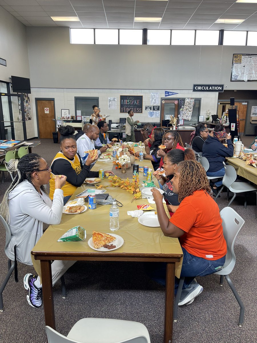 ShilohGenerals's tweet photo. Day 57 - On Wednesdays, we #WindDown! A big #GeneralsSalute to our 🔥Ignite Team🔥 for finding fun ways for our faculty and staff build bridges during the work week! #180DaysOfPRIDE https://t.co/KEiNlIQfAm