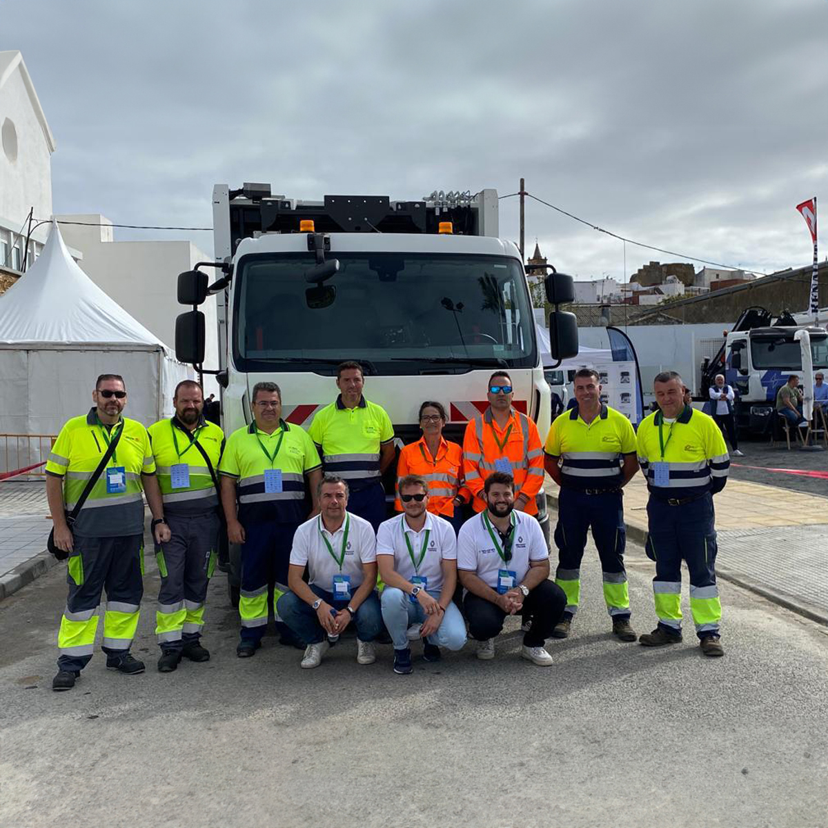 RenaultTrucksEs's tweet image. Estamos en la trigésima edición de las Jornadas Técnicas de ANEPMA.
El evento reúne a las principales empresas y organismos públicos del sector municipal y hemos podido escuchar las necesidades de nuestros clientes y presentarles nuestra apuesta por la descarbonización. 

#ANEPMA