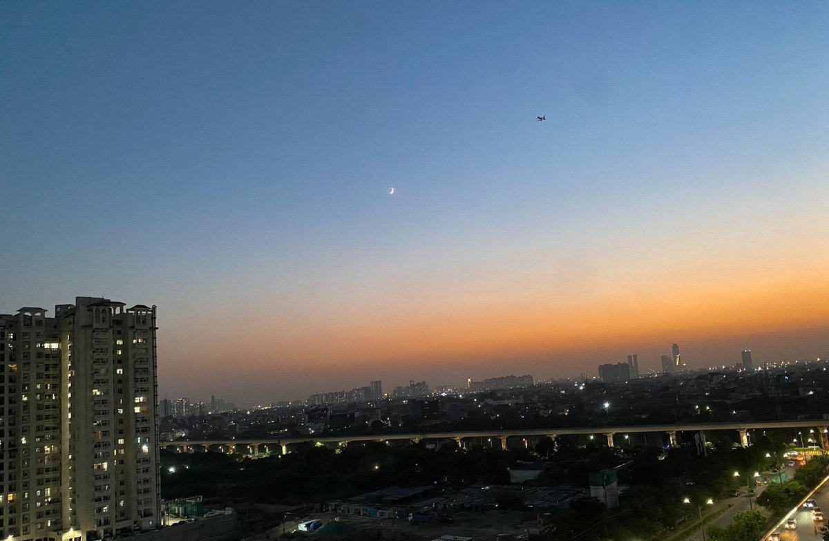 im_devinaa's tweet image. October and my balcony is a whole mood 😍

#October2023 #octoberbaby