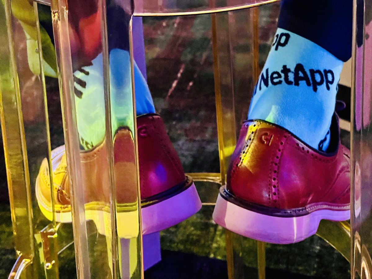 Just spotted these stylish #NetApp socks at #NetAppINSIGHT 🧦