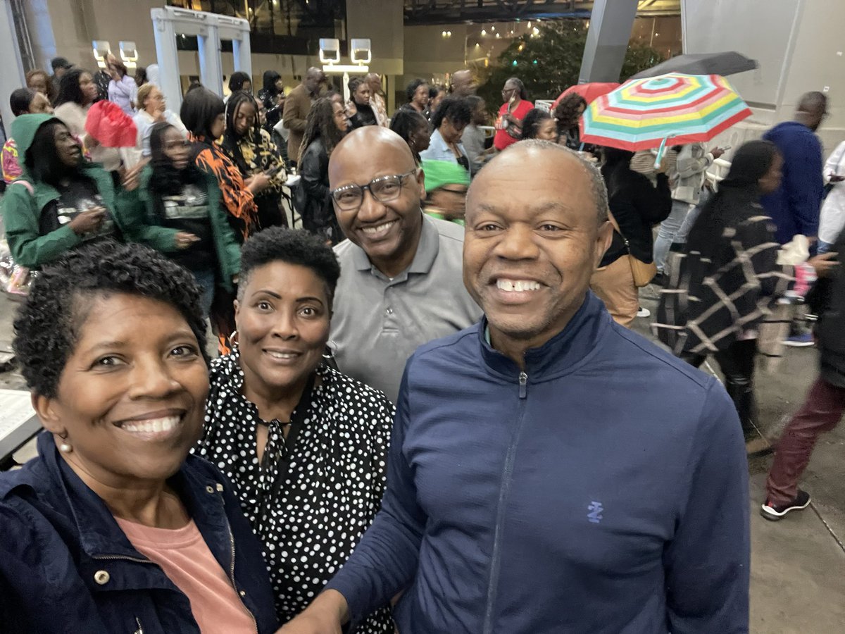 queensmarcus's tweet photo. Reunion Tour 2023!! @DAVIDANDTAMELA stole the show!! https://t.co/JU0mzEEuB4